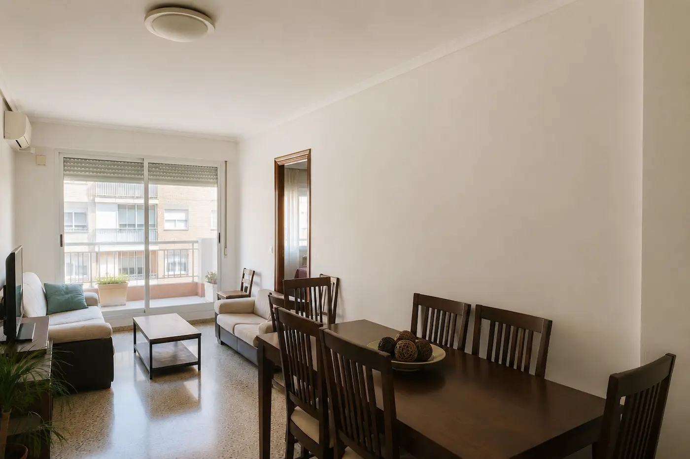 Precio quitar gotelé 6 Pared lisa después de alisar gotelé plástico y pintar el salón