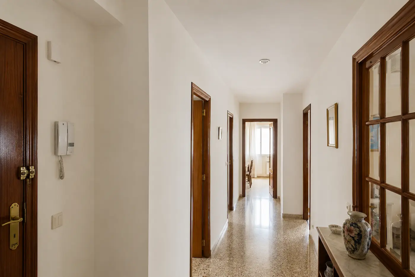 Precio quitar gotelé 4 Paredes y techos alisados tras quitar gotelé en piso de 100 m²