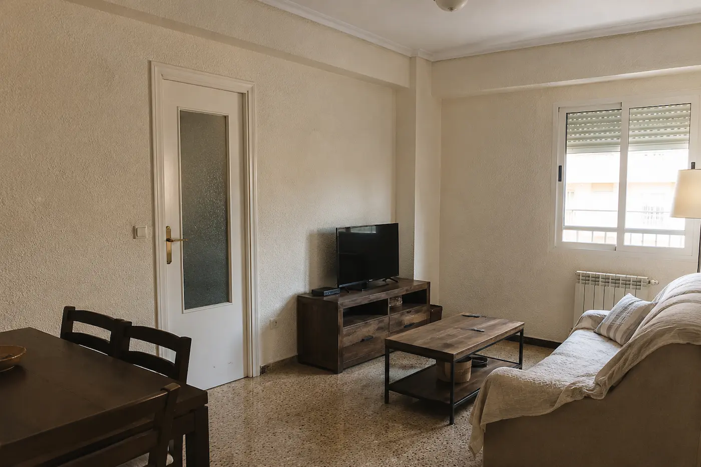 Precio quitar gotelé 1 Gotelé antes de quitarlo en un piso de 90 m²