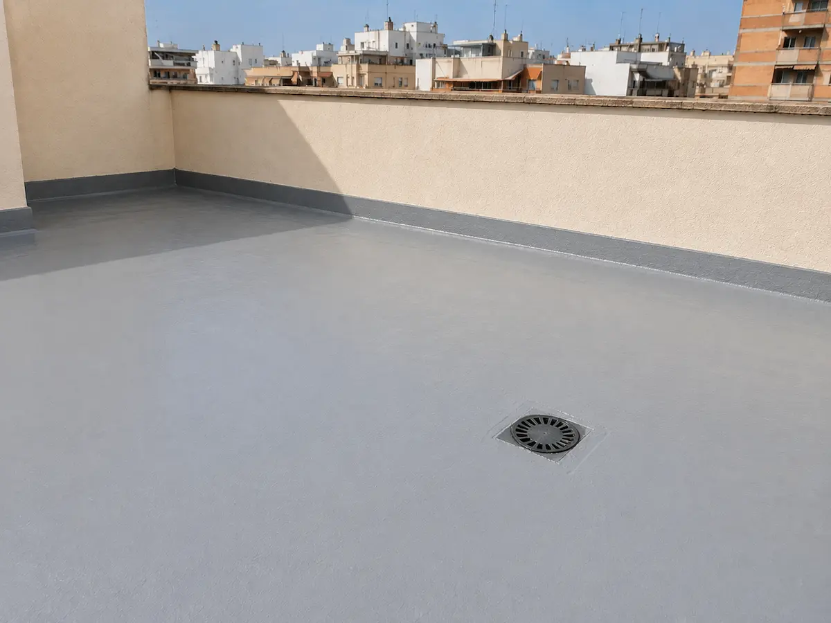 Terraza transitable después de su impermeabilización en Valencia